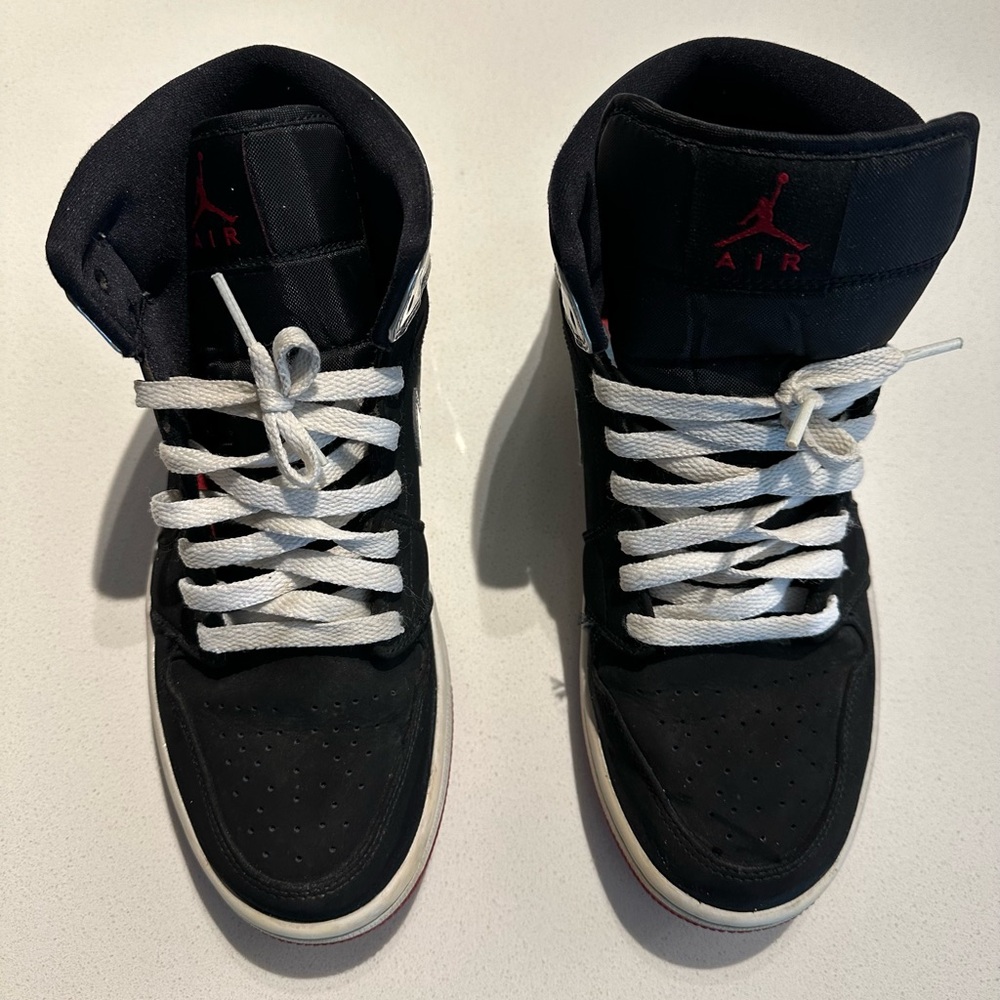 Nike Black and White Athletic Shoes